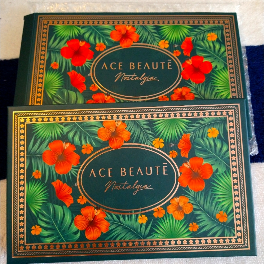 Eye shadow palette